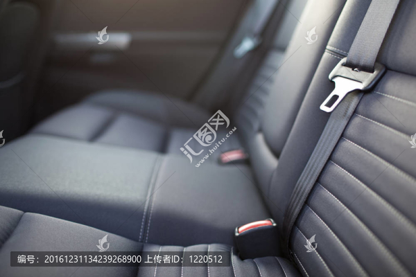 現(xiàn)代汽車內(nèi)飾-后排座椅與安全帶