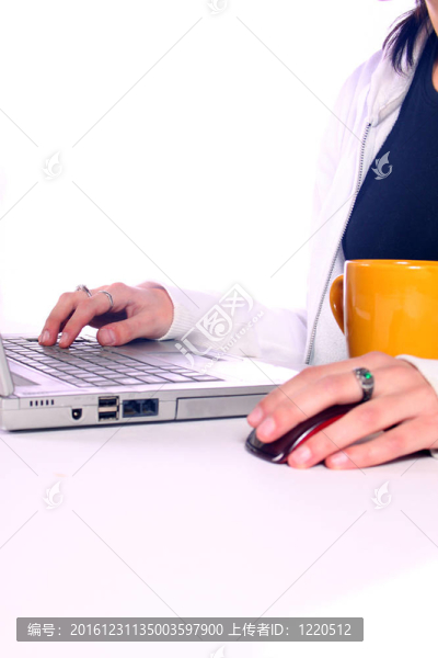 打字了