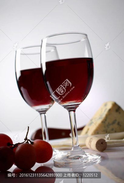 奶酪；葡萄和紅酒