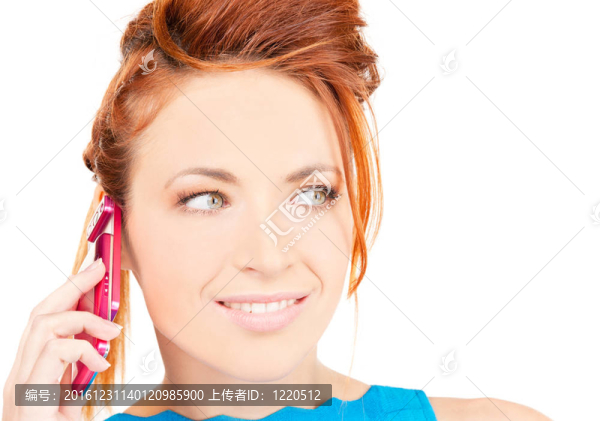 快樂的女人與粉紅色的電話