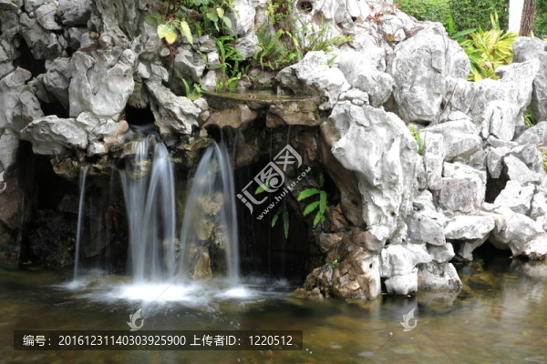 小瀑布
