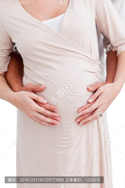 一個(gè)孕婦和她丈夫的特寫