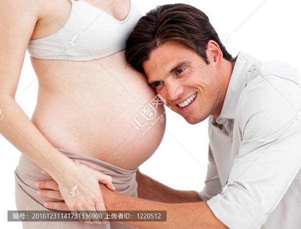 親密夫婦期待一個(gè)嬰兒