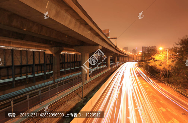 隨著橋梁、鐵路公路