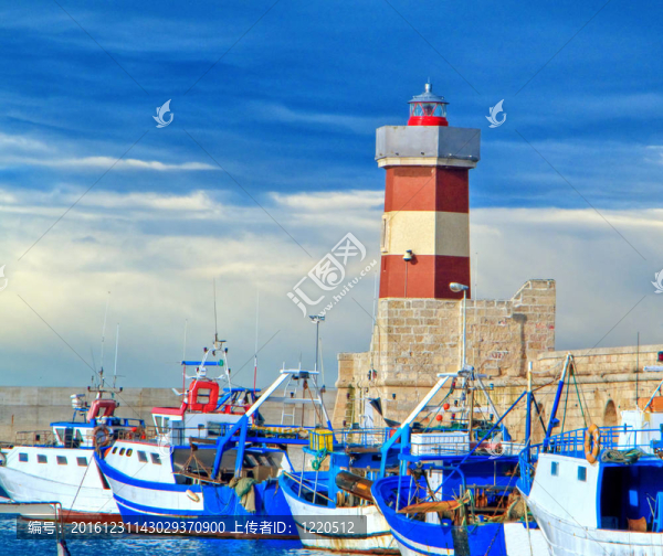 旅游莫諾波利港。Apulia。