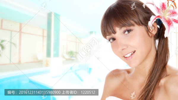 美女得到SPA治療