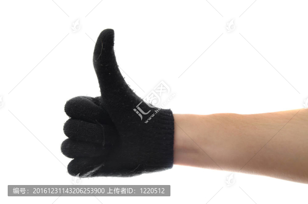用手套豎起大拇指