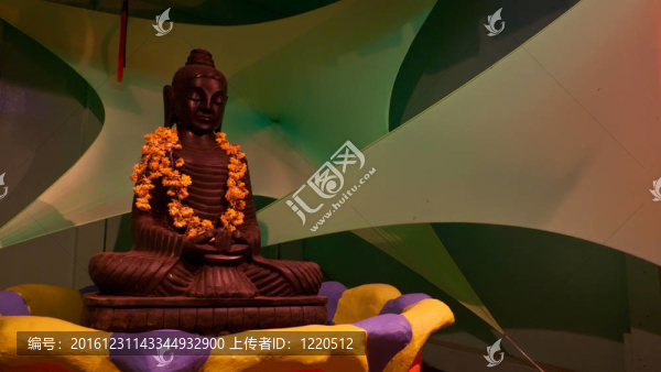 如來佛祖雕像的特殊綠色背景