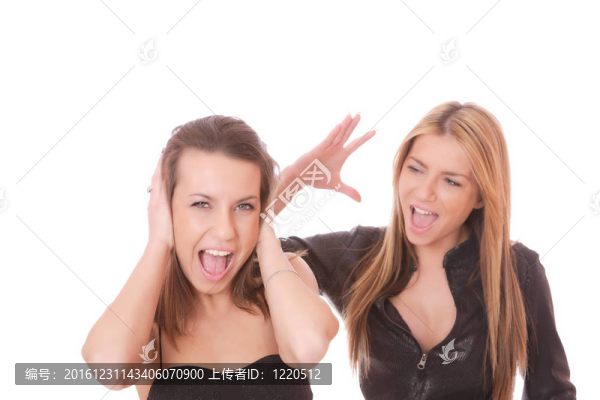 兩個(gè)年輕女人打架