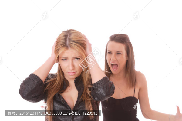 兩個(gè)年輕女人打架