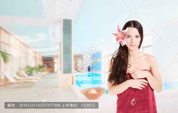 美女得到SPA治療