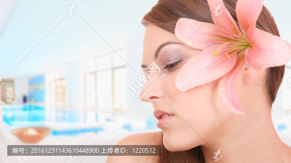 美女得到SPA治療