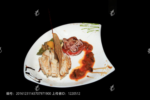 新鮮煮熟的雞
