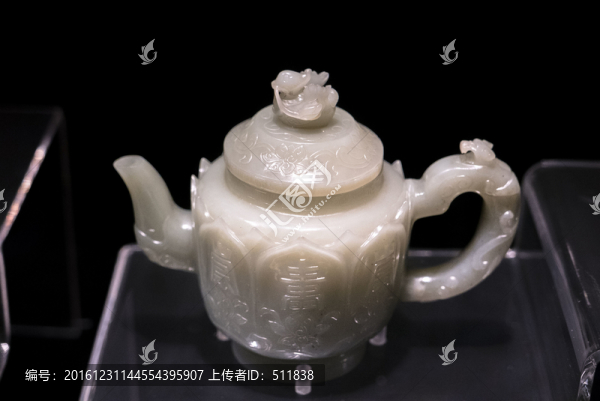 明代青玉壽字茶壺