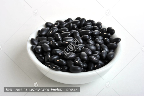 黑甲魚豆湯和燉