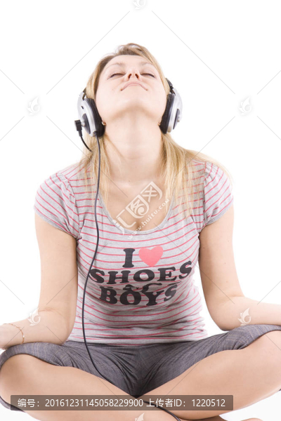 女孩聽音樂