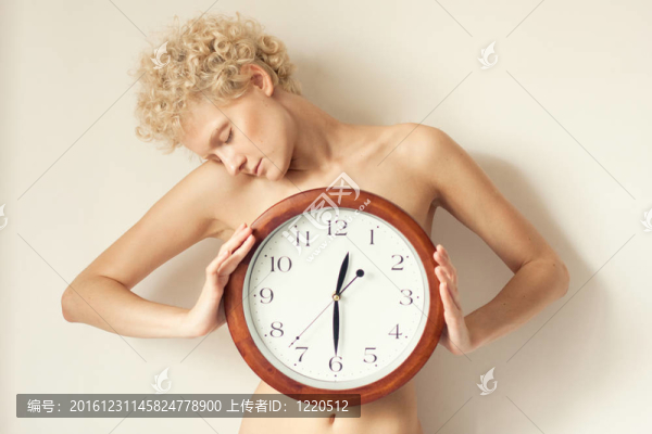 大時鐘女人肖像