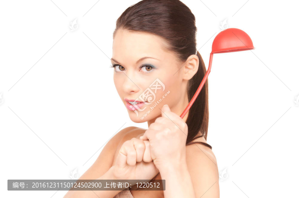 漂亮的主婦用紅勺子