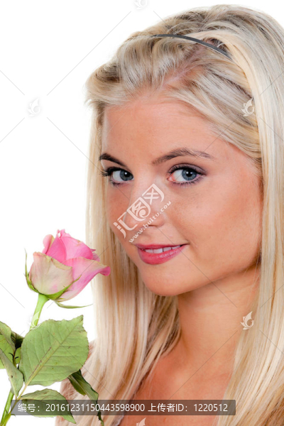 聞玫瑰花的女人