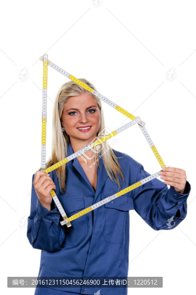 女人用工具當技工