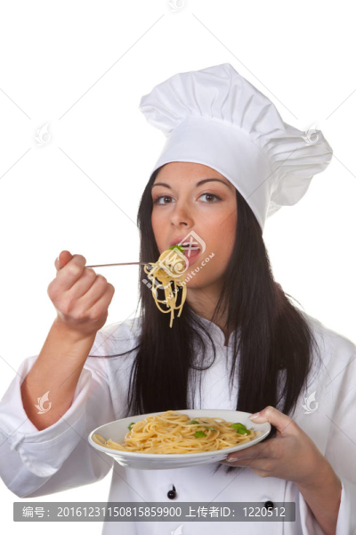 學徒師傅品嘗自制菜