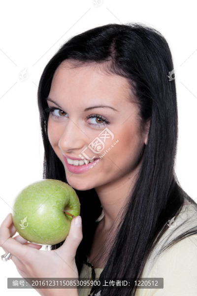 含蘋果的婦女；飲食中的水果和維生素