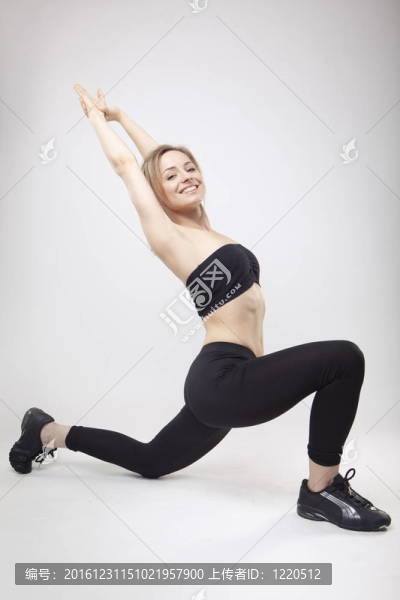 女人做健身