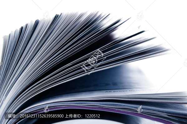 卷起的書頁；白色的