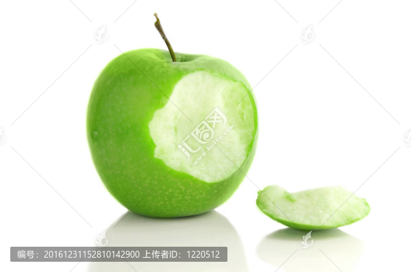 咬一口蘋果；在白色上隔離