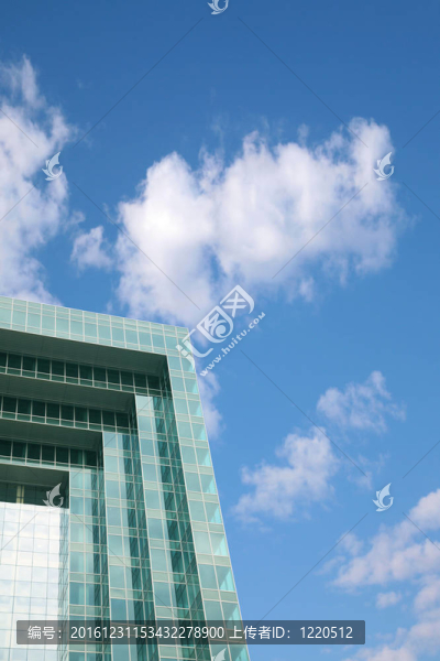 現(xiàn)代建筑和天空f(shuō)asade