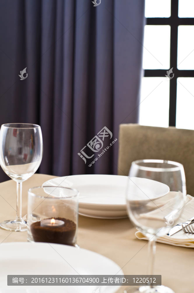 內(nèi)部表設(shè)置與美麗的餐具