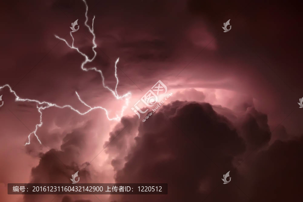 暴風(fēng)雨的烏云
