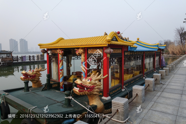 仿古游船