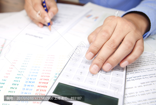 工作的會(huì)計(jì),商人-匯圖網(wǎng) www.fosd68.com 工作的會(huì)計(jì),商人