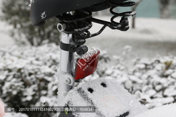 雪中的自行車