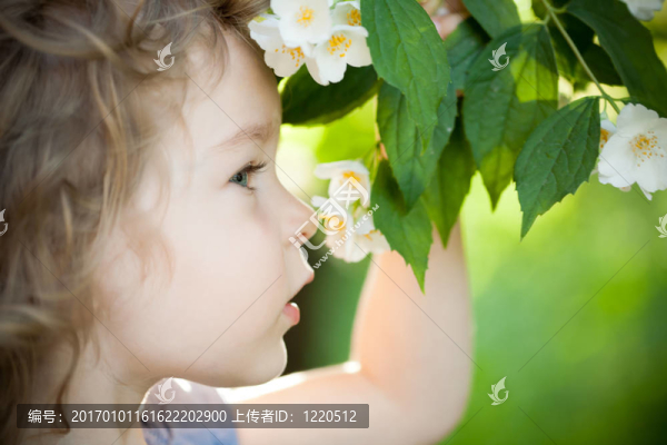 孩子與jasmin,flower