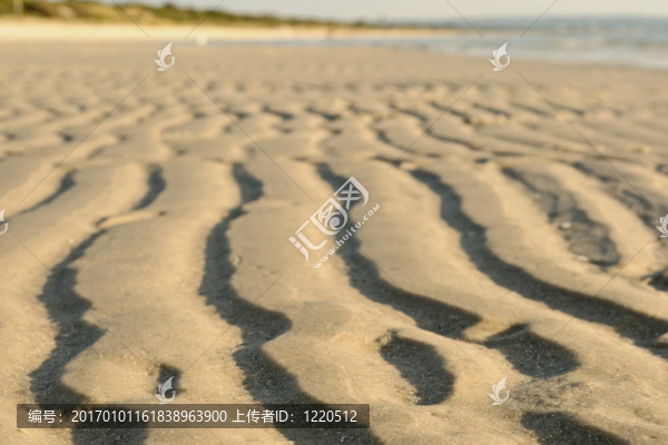 海灘上的桑迪波浪