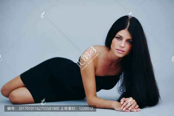 女人工作室肖像