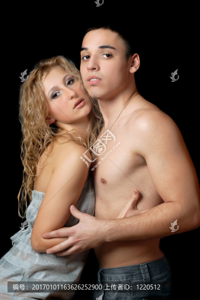 一對充滿激情的年輕夫婦的畫像