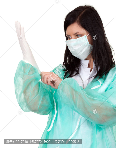 女醫(yī)生戴醫(yī)用口罩拉手術(shù)手套