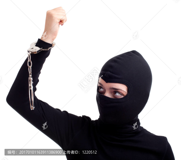 戴上手銬的女小偷在黑色帽子；分離