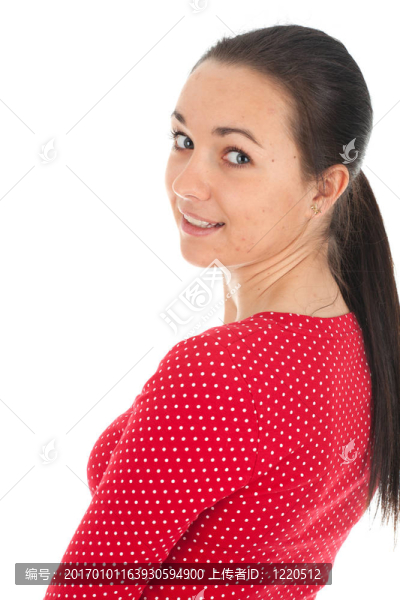 女人穿紅色上衣的痤瘡粉刺