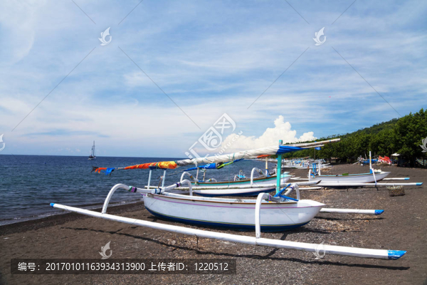 海灘上的漁船；Amed；巴厘；印度尼西亞
