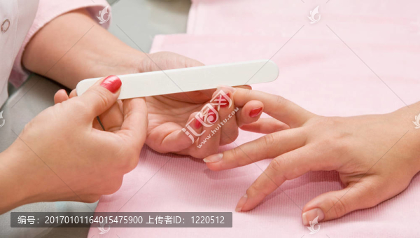 修指甲