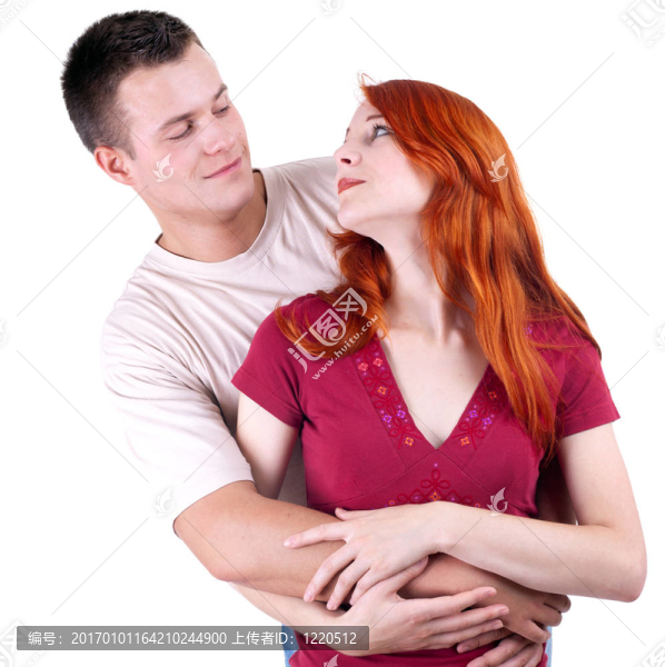 年輕的愛的人女人和男人擁抱對方
