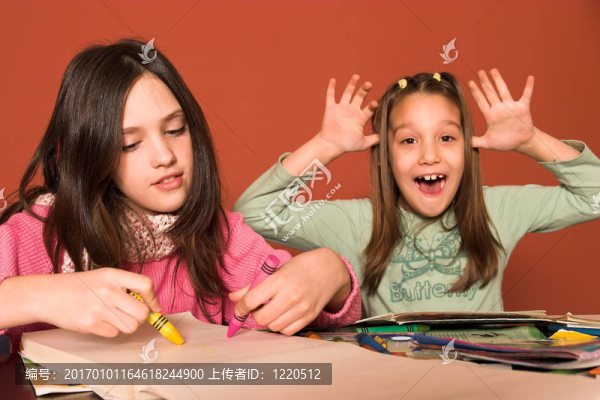 女孩畫課堂厚臉皮的女孩
