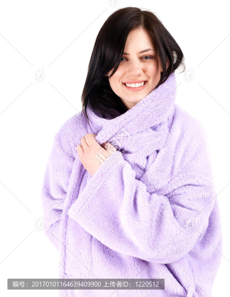 微笑；黑頭發(fā)的年輕女子在浴衣