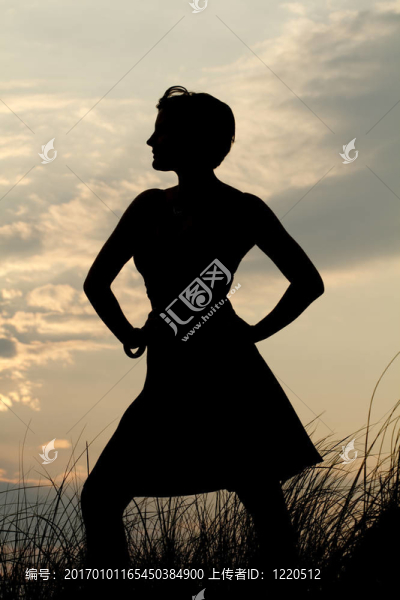 女性剪影