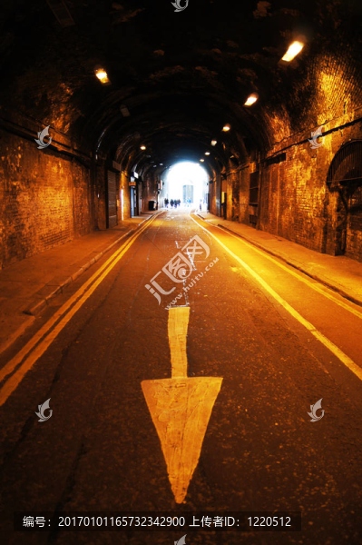 下穿鐵路隧道