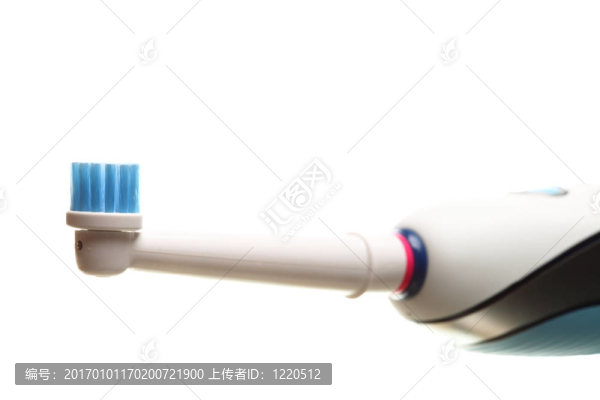 白色牙刷